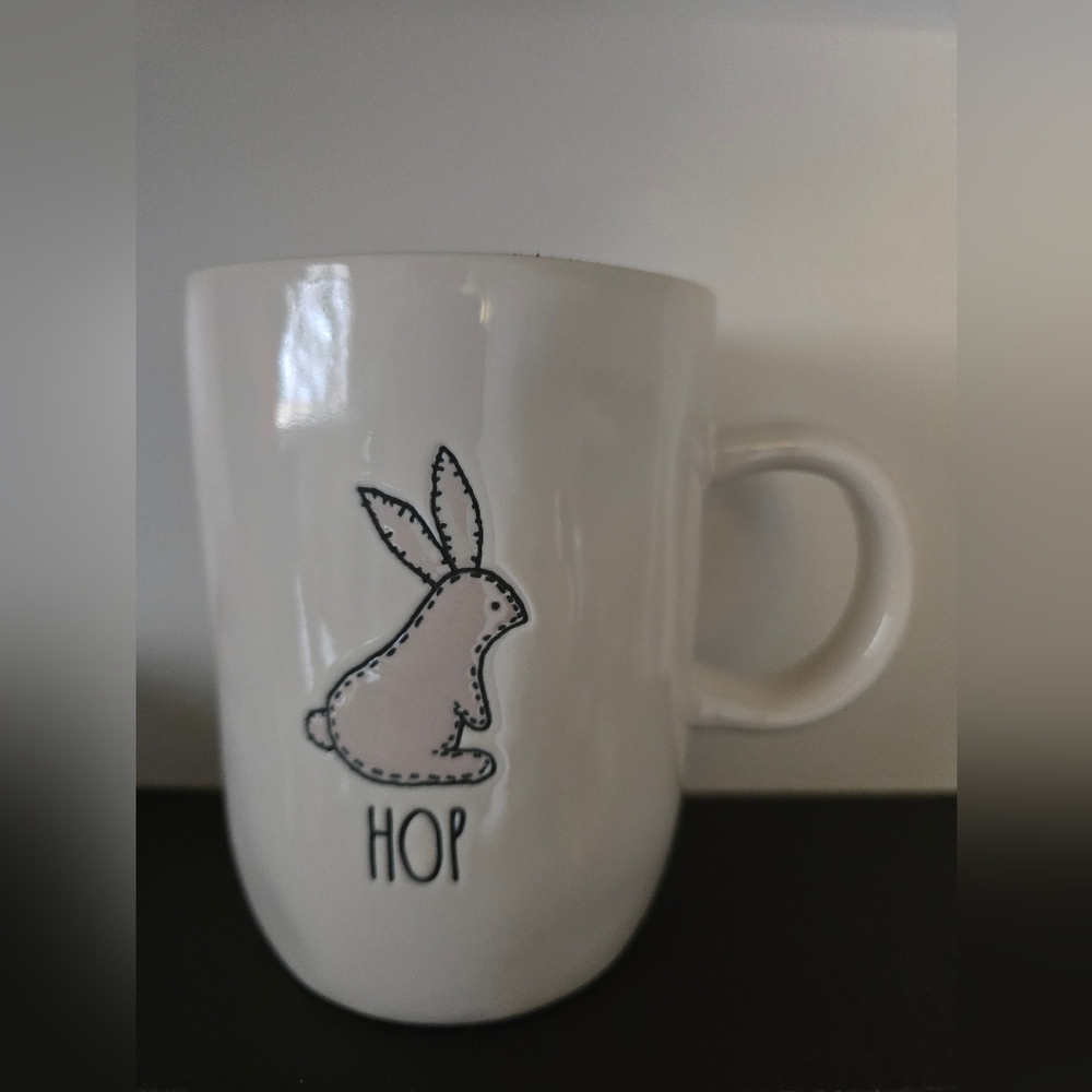 Hop Rae Dunn mug